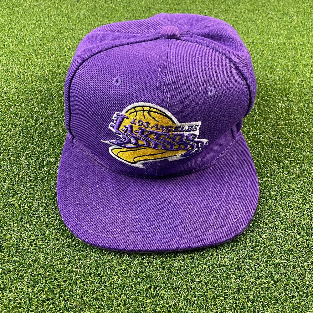 Vintage Los Angeles Lakers Mitchell & Ness NBA Purple Snapback Hat
